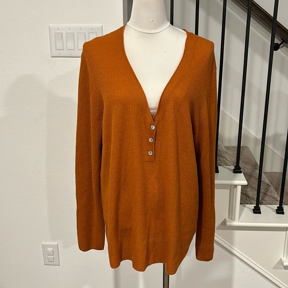 Vince Lightweight Cashmere Long Sleeve V-Neck Henley Sweater - Picture 4 of 7